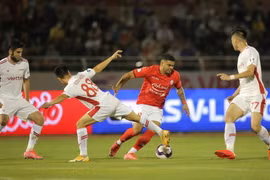 CLB TP.HCM hòa 1-1 Viettel trên sân nhà Thống Nhất tối 27/4. (Ảnh: VPF) 