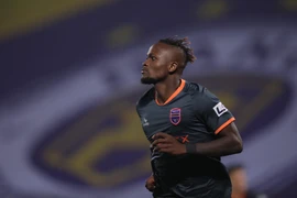 Ngoại binh Victor Mansaray của Becamex Bình Dương. (Ảnh: Hiển Nguyễn/Vietnam+)