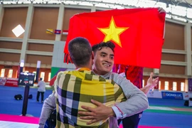 Chiều 13/5 tại tại Cung Điền kinh trong nhà (Hà Nội) đã diễn ra chung kết nội dung kiếm chém cá nhân nam. . (Ảnh: Minh Sơn/Vietnam+)