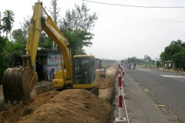  Phó Thủ tướng Nguyễn Xuân Phúc phát lệnh nâng cấp mở rộng Quốc lộ 1A