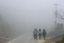 Đêm Giao thừa miền Bắc có mưa nhỏ, Nam và Trung Bộ mát mẻ