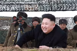 Lãnh đạo Triều Tiên Kim Jong-un kiểm tra tập trận tấn công đảo