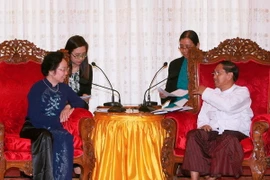 Phó Chủ tịch nước Nguyễn Thị Doan gặp Thủ hiến vùng Yangon
