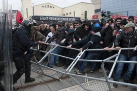 Serbia: Tỉnh Kosovo truy tố 7 đối tượng tình nghi khủng bố