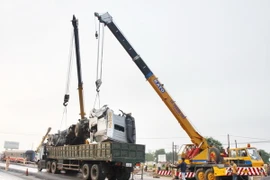 Chưa khởi tố vụ tàu hỏa đâm xe tải trên đường sắt Bắc Nam