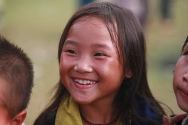 [Photo] "Tan chảy" vì nụ cười hồn nhiên của những em bé vùng cao 
