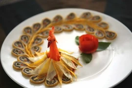 Món nem công, chả phượng của ẩm thực Huế. (Ảnh: Quốc Việt/Vietnam+)