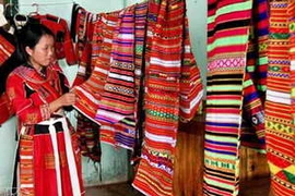 Các sản phẩm thổ cẩm của bà con Pà Thẻn, Hà Giang. (Nguồn: VNP)