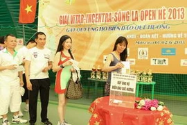 Các vận động viên quyên góp ủng hộ Quỹ biển đảo quê hương. (Nguồn: BTC)