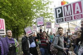 Những người biểu tình phản đối hôn nhân đồng giới ở Pháp. (Nguồn: Reuters)