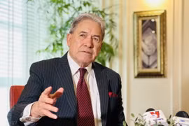 Phó Thủ tướng, Bộ trưởng Ngoại giao New Zealand Winston Peters trả lời phỏng vấn. (Ảnh: Việt Đức/TTXVN)