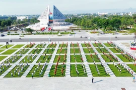 Hơn 1.000 người tham dự Chương trình Ngày Quốc tế Yoga lần thứ 10 năm 2024 tại Ninh Thuận. (Ảnh: Nguyễn Thành/TTXVN)