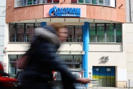Bên ngoài trụ sở Gazprom Germania ở Berlin (Đức), ngày 1/4/2022. (Nguồn: reuters.com)