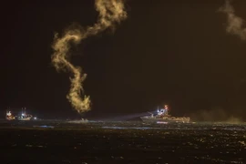 Lực lượng cứu hộ được triển khai tìm kiếm trực thăng quân sự gặp nạn ở ngoài khơi thành phố Haifa (Israel), đêm 3/1/2022. (Ảnh: THX/TTXVN)