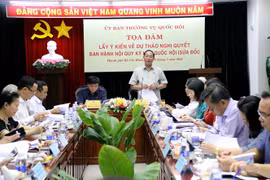 Phó Chủ tịch Quốc hội Trần Quang Phương phát biểu khai mạc toạ đàm. (Ảnh Thanh Vũ/TTXVN)
