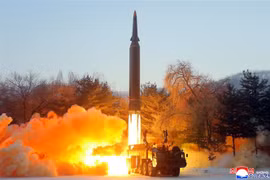 Seoul vẫn cần dựa vào sự hỗ trợ từ Washington để đối phó với nguy cơ ngày càng lớn liên quan đến chương trình phát triển hạt nhân của Triều Tiên. (Ảnh: Yonhap/TTXVN)