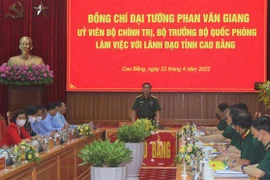 Buổi làm việc của Bộ trưởng Bộ Quốc phòng, Đại tướng Phan Văn Giang với Tỉnh ủy Cao Bằng. (Ảnh: Chu Hiệu/TTXVN)