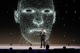 Một sản phẩm công nghệ được giới thiệu tại Triển lãm Di động toàn cầu 2022 ở Barcelona (Tây Ban Nha) ngày 28/2/2022. (Ảnh: THX/TTXVN)