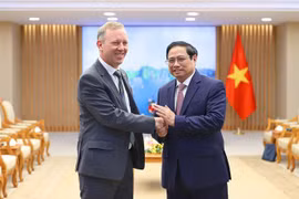 Thủ tướng Phạm Minh Chính tiếp ngài Gareth Ward, Đại sứ Liên hiệp Vương quốc Anh và Bắc Ireland chào từ biệt. (Ảnh: Dương Giang/TTXVN)