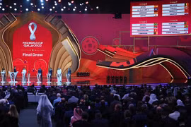 Toàn cảnh lễ bốc thăm chia bảng vòng chung kết World Cup 2022 tại thủ đô Doha (Qatar), ngày 1/4/2022. (Ảnh: AFP/TTXVN)
