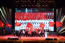 Chương trình nghệ thuật tại Hội nghị Tuyên dương Gương Điển hình tiên tiến trong lĩnh vực Văn hóa Toàn quốc năm 2023. (Ảnh: Nam Nguyễn/Vietnam+)