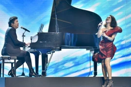 Nhà sản xuất của Taylor Swift giúp Hoàng Quyên ra mắt album mới