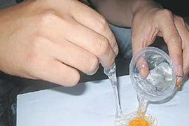 Lòng trắng trứng gà giả (Ảnh: Kakoola)