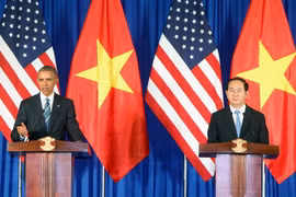 Chủ tịch nước Trần Đại Quang (bên phải) và Tổng thống Barack Obama tại cuộc họp báo. (Ảnh: Nhan Sáng/TTXVN)
