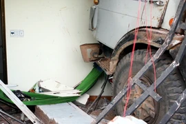Hiện trường một vụ ôtô đâm sập nhà dân. (Ảnh minh họa. Nguồn: TTXVN