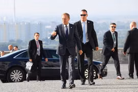 Chủ tịch Hội đồng châu Âu Donald Tusk đến dự hội nghị. (Nguồn: AFP)