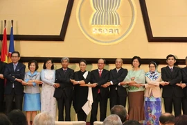 Tổng Thư ký ASEAN Lê Lương Minh và các đại biểu tại lễ kỷ niệm. (Ảnh: Trần Chiến/Vietnam+)