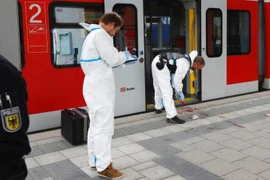 Cảnh sát tại hiện trường vụ việc. (Nguồn: Reuters)