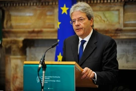 Ngoại trưởng Italy Paolo Gentiloni trong cuộc họp báo ở Dublin (Ireland) ngày 12/7. (Nguồn: EPA/TTXVN)