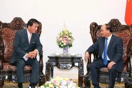 Thủ tướng Nguyễn Xuân Phúc tiếp ông Sugi Ryotaro, Đại sứ hữu nghị đặc biệt Nhật-Việt. (Ảnh: Thống Nhất/TTXVN)