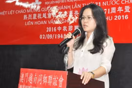 Phó Tổng lãnh sự Vũ Chi Mai phát biểu tại buổi lễ. (Ảnh: Xuân Tuấn-Đức Nam/Vietnam+)