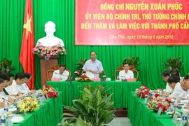 Thủ tướng Nguyễn Xuân Phúc phát biểu kết luận buổi làm việc. (Ảnh: Thống Nhất/TTXVN)