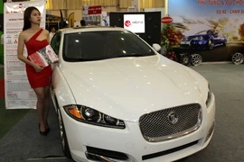 Triển lãm các mẫu ôtô cao cấp. (Ảnh: Trần Việt/TTXVN) 