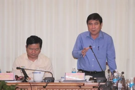 Ông Nguyễn Thành Phong, Chủ tịch UBND Thành phố Hồ Chí Minh phát biểu. (Ảnh: Thanh Vũ/TTXVN) 