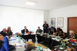 Quang cảnh buổi làm việc. (Ảnh: Đức Hòa/TTXVN)