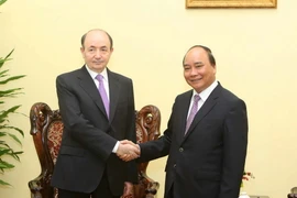 Phó Thủ tướng Nguyễn Xuân Phúc tiếp ngài Fikrat Mammadov, Bộ trưởng Tư pháp Cộng hòa Azerbaijan nhân chuyến thăm và làm việc tại Việt Nam. (Ảnh: Phương Hoa/TTXVN)