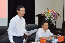 Ông Võ Văn Thưởng, Uỷ viên Bộ Chính trị, Bí thư Trung ương Đảng, Trưởng ban Tuyên giáo Trung ương, Trưởng ban chỉ đạo công tác thông tin Đối ngoại phát biểu tại hội nghị. (Ảnh: Phạm Kiên/TTXVN)