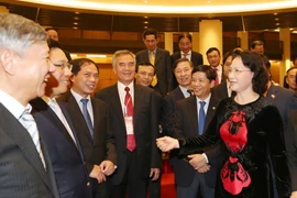 Chủ tịch Quốc hội Nguyễn Thị Kim Ngân với các đại biểu. (Ảnh: Trọng Đức/TTXVN)