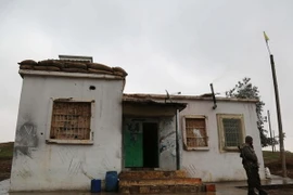 Binh sỹ người Kurd làm nhiệm vụ tại khu vực Ras al-Ain trên biên giới Syria-Thổ Nhĩ Kỳ ngày 2/2. (Nguồn: AFP/TTXVN)