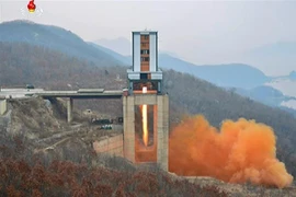 Một vụ thử động cơ tên lửa lực đẩy lớn của Triều Tiên tại bãi phóng vệ tinh Sohae ở tỉnh Bắc Pyongan. (Ảnh: YONHAP/TTXVN)