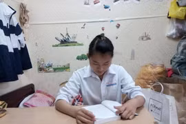 Em Đặng Thị Huyền được tạo điều kiện ở tại Ký túc xá trường Đại học Kinh tế quốc dân miễn phí. (Ảnh: PV/Vietnam+)