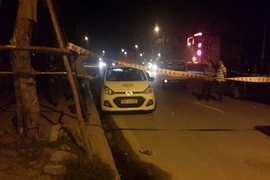 Chỉ di chuyển một đoạn ngắn, tài xế hãng ABC đã bị cứa cổ, đe dọa cướp tài sản (Ảnh: PV/Vietnam+) 