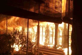 Chùa Tĩnh Lâu gặp sự cố hỏa hoạn đêm 4/11 (Ảnh: Otofun)