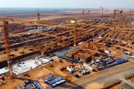 Nhà thầu thi công hạng mục nhà ga hành khách Cảng Hàng không Quốc tế Long Thành. (Ảnh: PV/Vietnam+) 