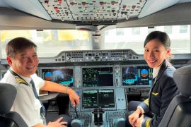 Vũ Mai Khanh hiện đang là Lái phụ bay bằng máy bay Airbus A350 (Đoàn bay 919 - Vietnam Airlines). (Ảnh: Việt Hùng/Vietnam+)