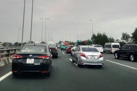 Phương tiện lưu thông trên tuyến Cao tốc Cầu Giẽ-Ninh Bình. (Ảnh: Việt Hùng/Vietnam+)